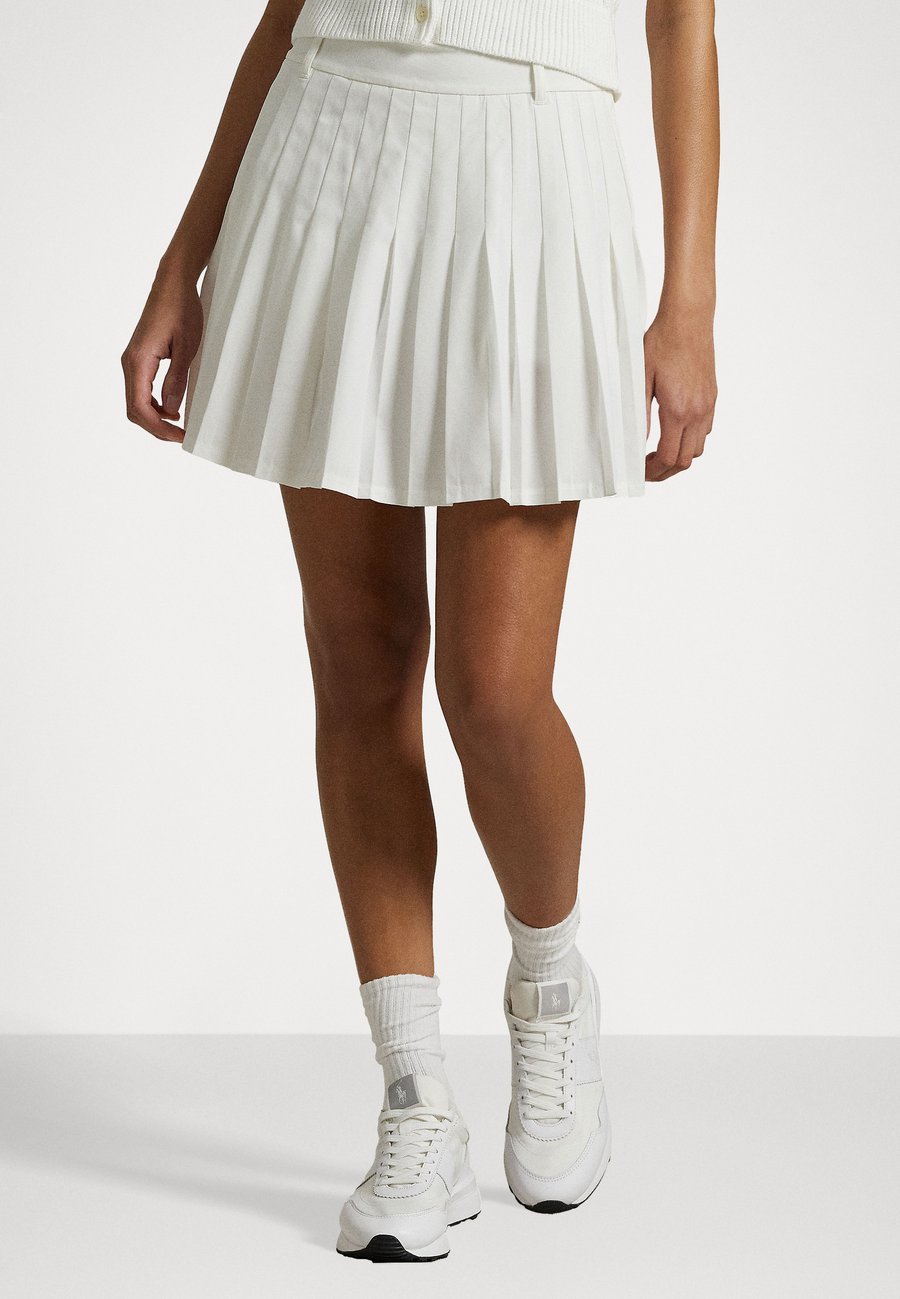 Юбка Polo Ralph Lauren WIMBLEDON PERFORMANCE PLEATED SKORT, Ceramic White/Off-White
Юбка Polo Ralph Lauren WIMBLEDON PERFORMANCE PLEATED SKORT, Ceramic White/Off-White