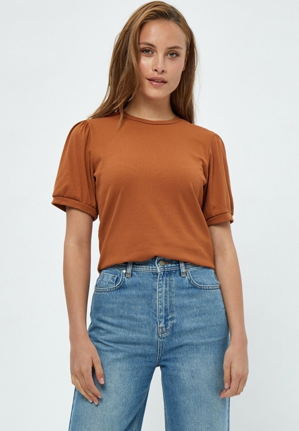 Базовая футболка Mijohanna Tee Minus, цвет desert sand
Базовая футболка Mijohanna Tee Minus, цвет desert sand