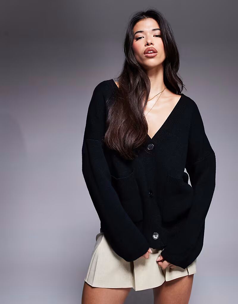 Кардиган Princess Polly черного цвета с приспущенными плечами и V-образным вырезом, карманами
Кардиган Princess Polly черного цвета с приспущенными плечами и V-образным вырезом, карманами