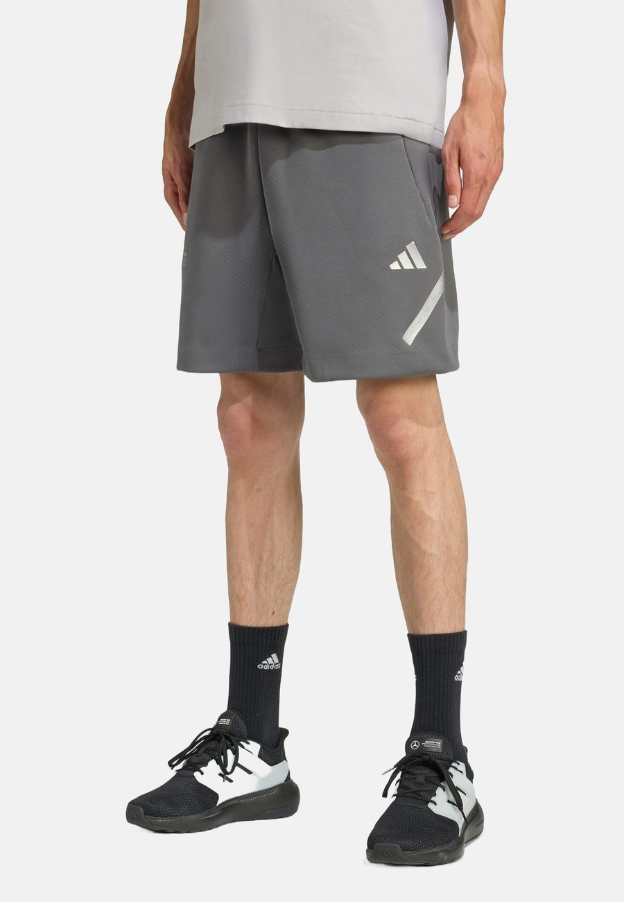 Спортивные шорты Adidas Performance MERCEDES-PETRONAS FORMULA ONE TEAM ARROWS, Grey Five/Grey
Спортивные шорты Adidas Performance MERCEDES-PETRONAS FORMULA ONE TEAM ARROWS, Grey Five/Grey