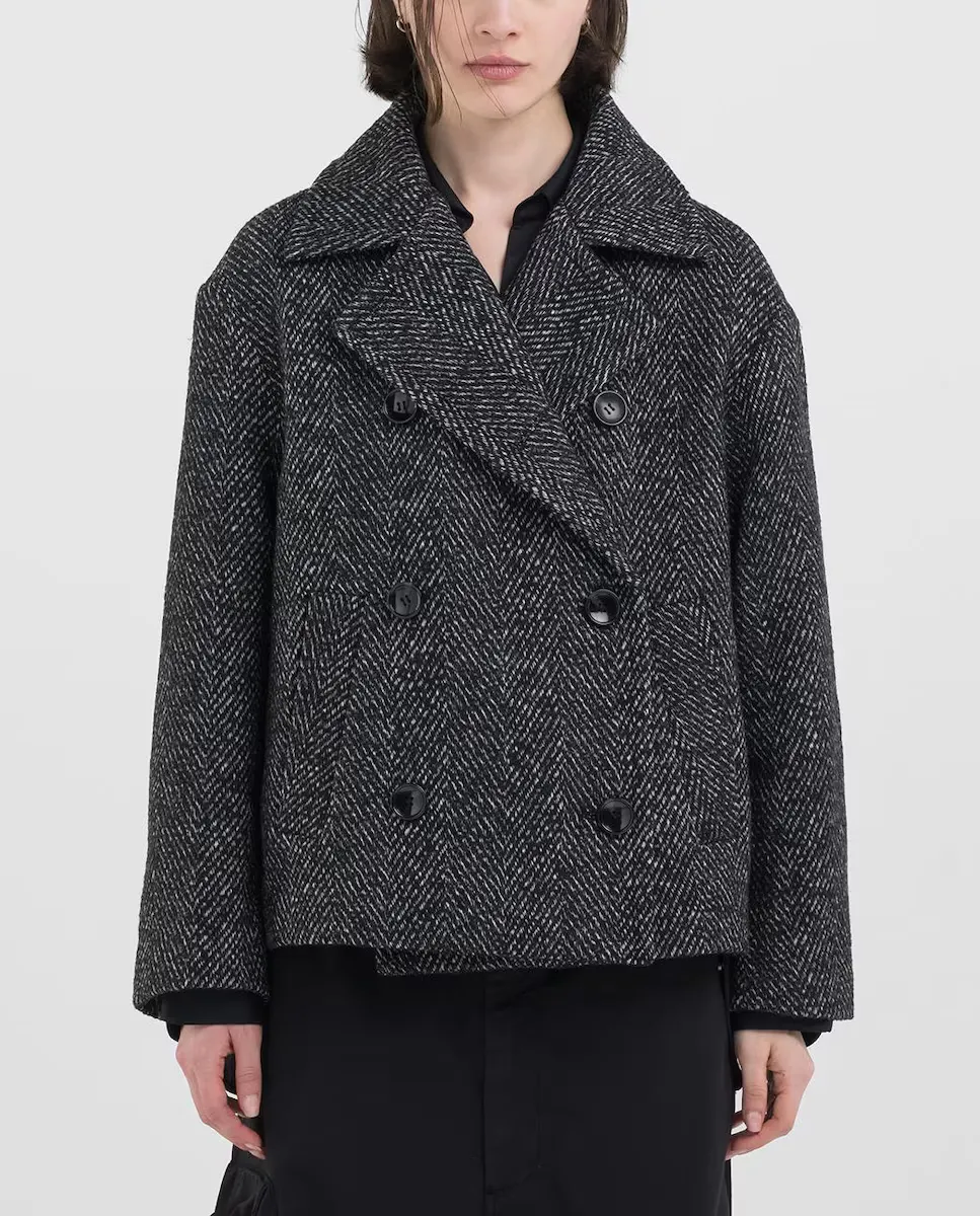 Двубортное шерстяное женское тканевое пальто Replay, черный
Двубортное шерстяное женское тканевое пальто Replay, черный