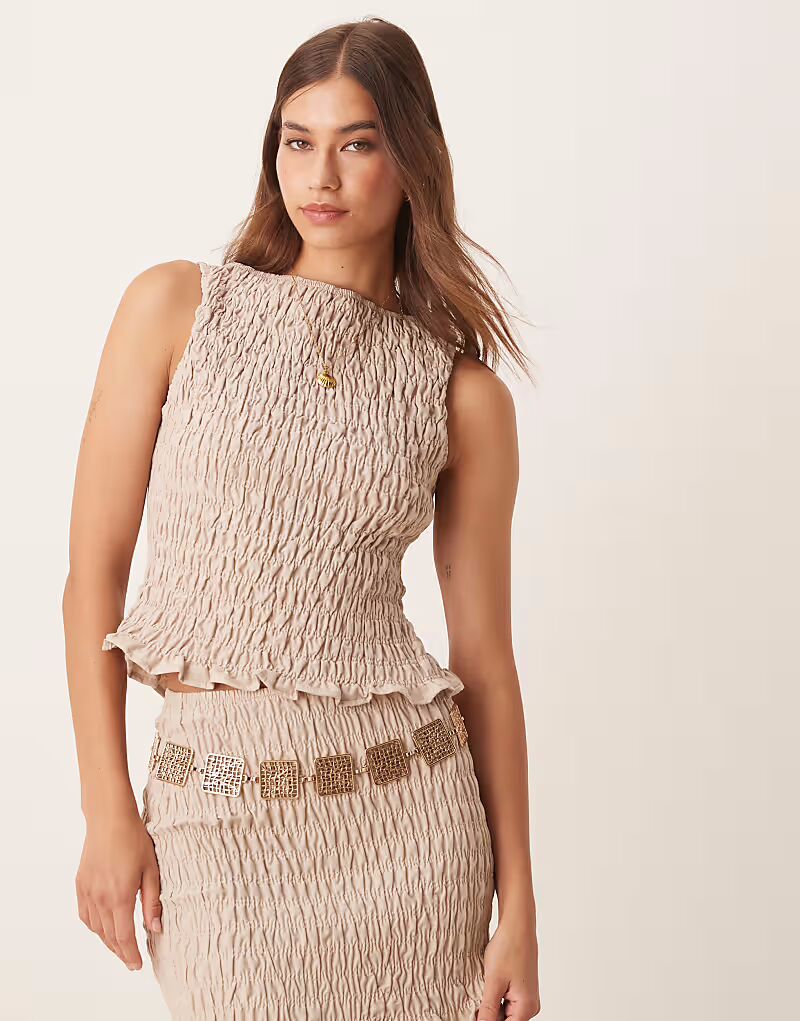 Майка из льняной смеси с присборенным лифом нейтрального цвета Asos Design
Майка из льняной смеси с присборенным лифом нейтрального цвета Asos Design