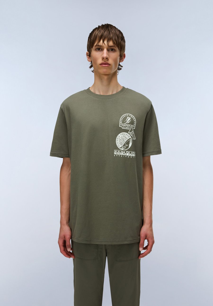 Футболка Napapijri FUNES, Tea Leaf Ga/Light Green, Зеленый, Футболка Napapijri FUNES, Tea Leaf Ga/Light Green
Футболка Napapijri FUNES, Tea Leaf Ga/Light Green, Зеленый, Футболка Napapijri FUNES, Tea Leaf Ga/Light Green