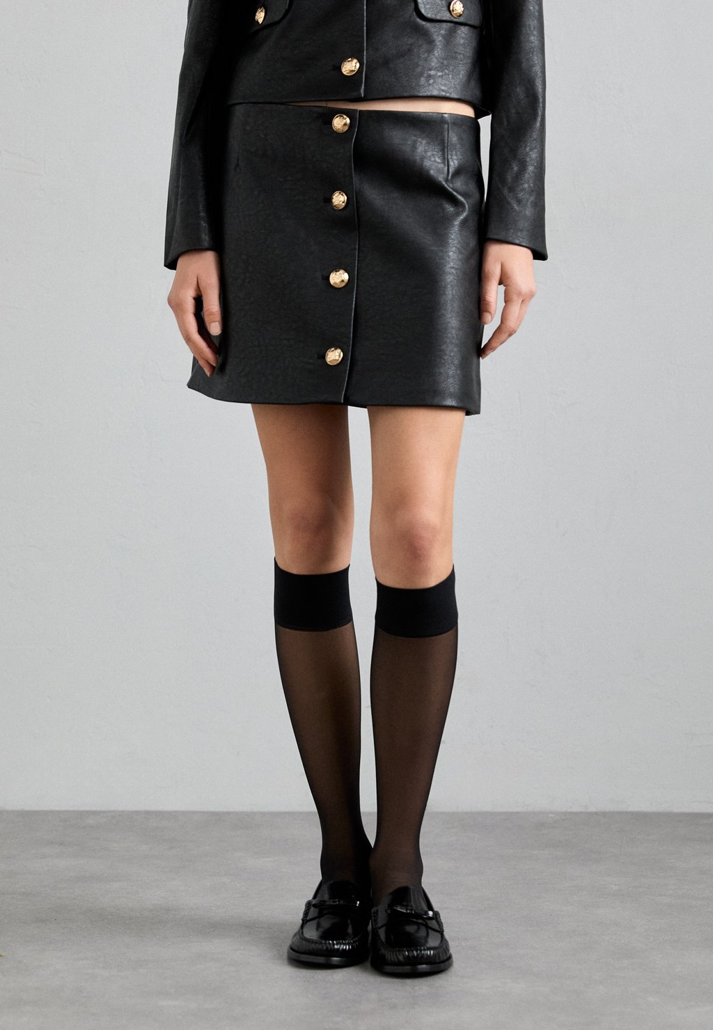 Мини-юбка MAYA BUTTON SKIRT DESIGNERS REMIX, черный
Мини-юбка MAYA BUTTON SKIRT DESIGNERS REMIX, черный