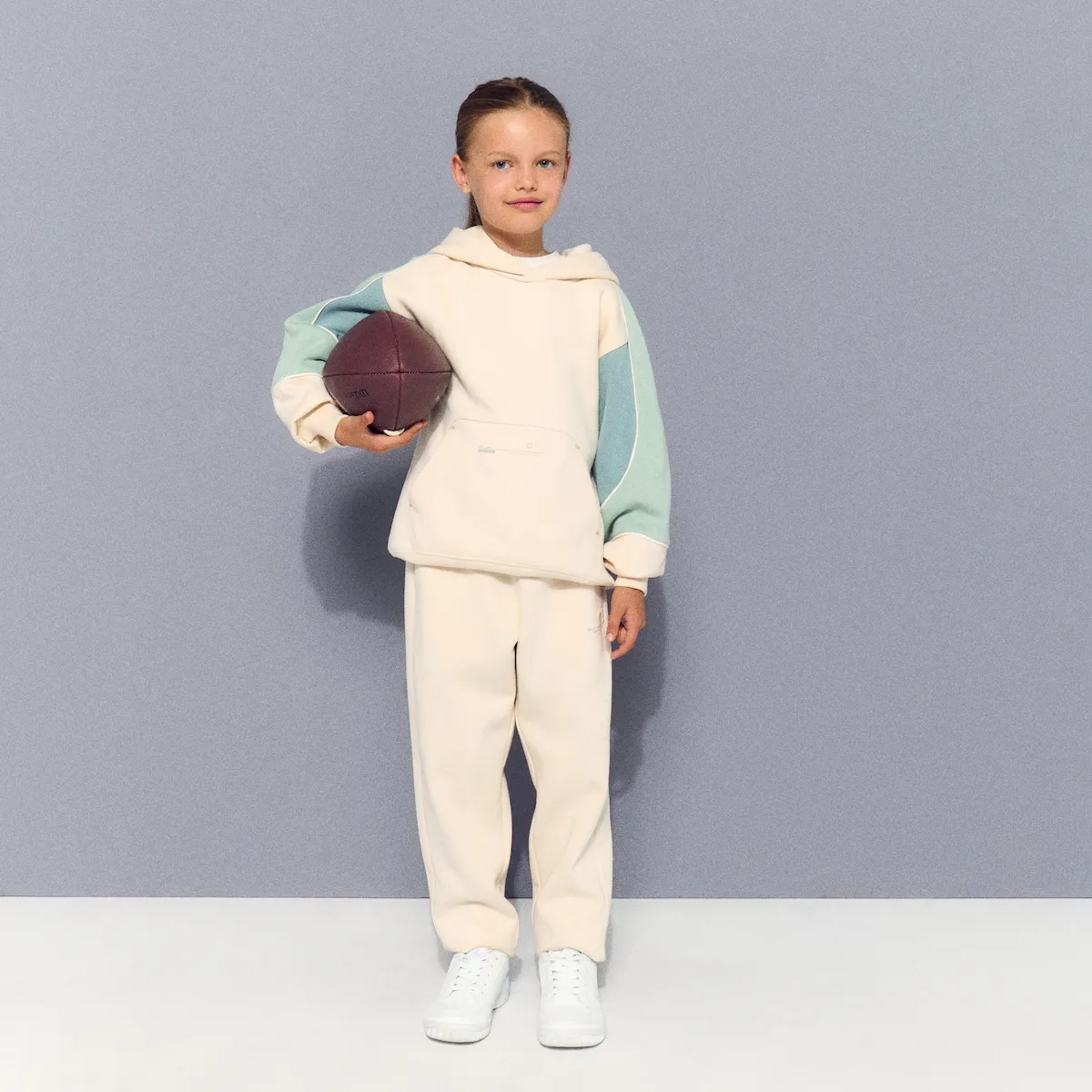 Теплые длинные спортивные брюки для девочки Boomerang, коричневый
Теплые длинные спортивные брюки для девочки Boomerang, коричневый