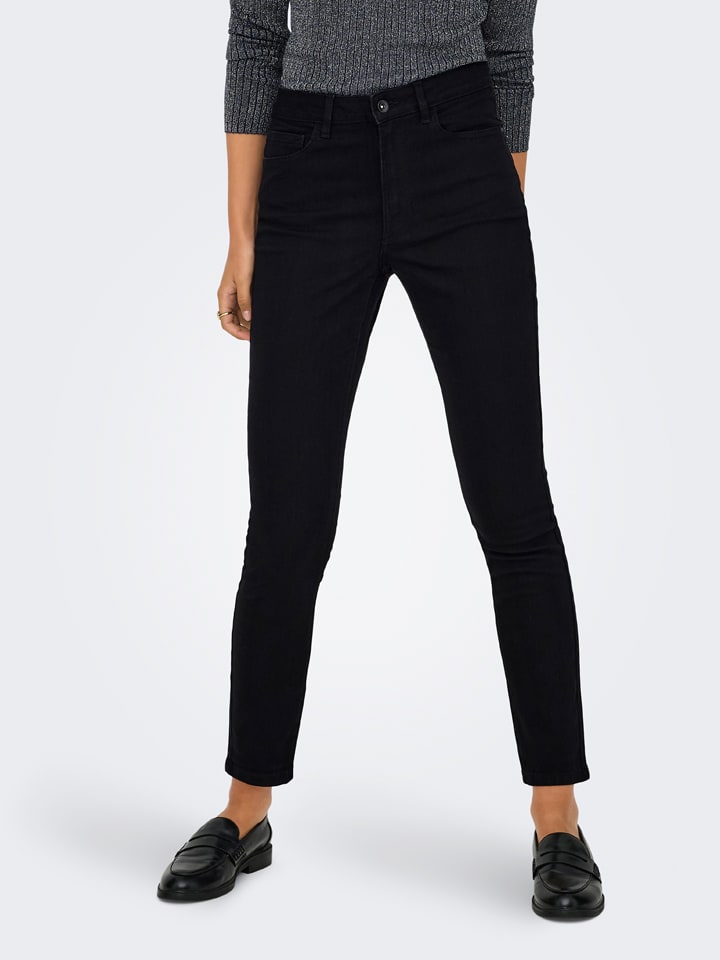 Джинсы Slim Fit черного цвета ONLY Carmakoma
Джинсы Slim Fit черного цвета ONLY Carmakoma