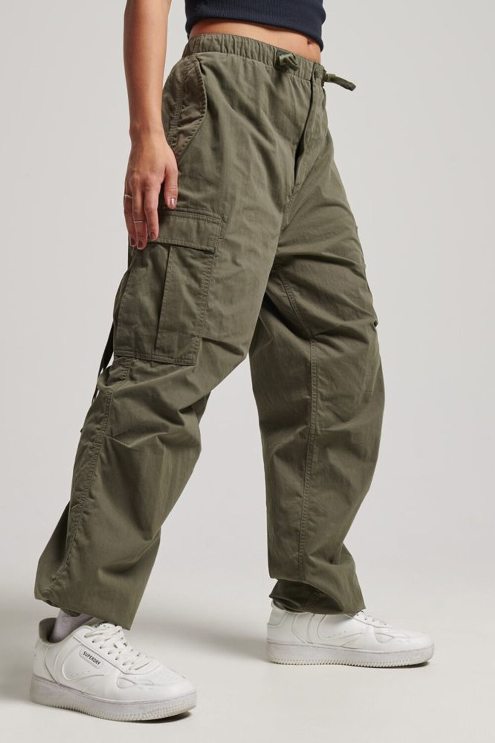 Брюки с парашютной хваткой Superdry, зеленый
Брюки с парашютной хваткой Superdry, зеленый