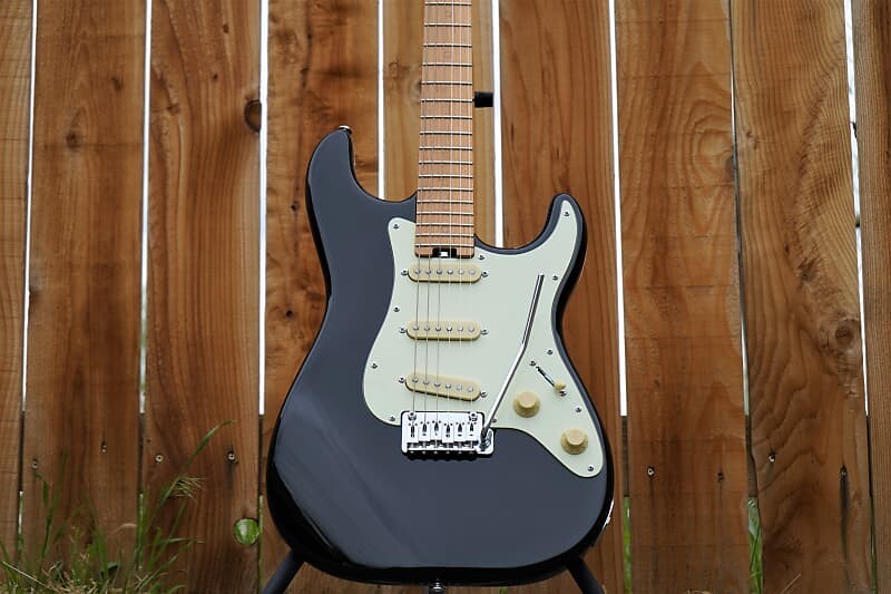 Электрогитара Schecter DIAMOND SERIES Nick Johnston Traditional Atomic Ink 6-String Electric Guitar
Электрогитара Schecter DIAMOND SERIES Nick Johnston Traditional Atomic Ink 6-String Electric Guitar