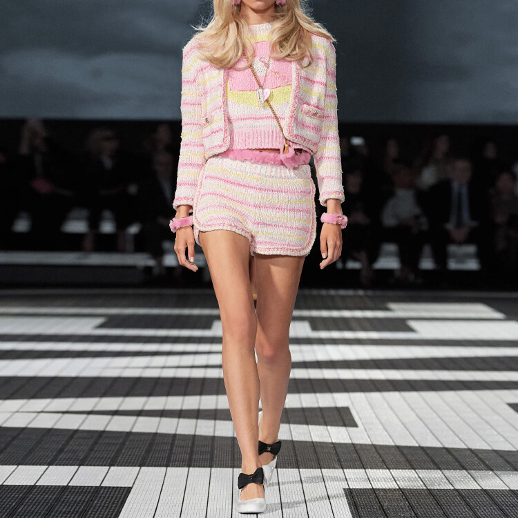 Куртка женская многоцветная Chanel 
Куртка женская многоцветная Chanel