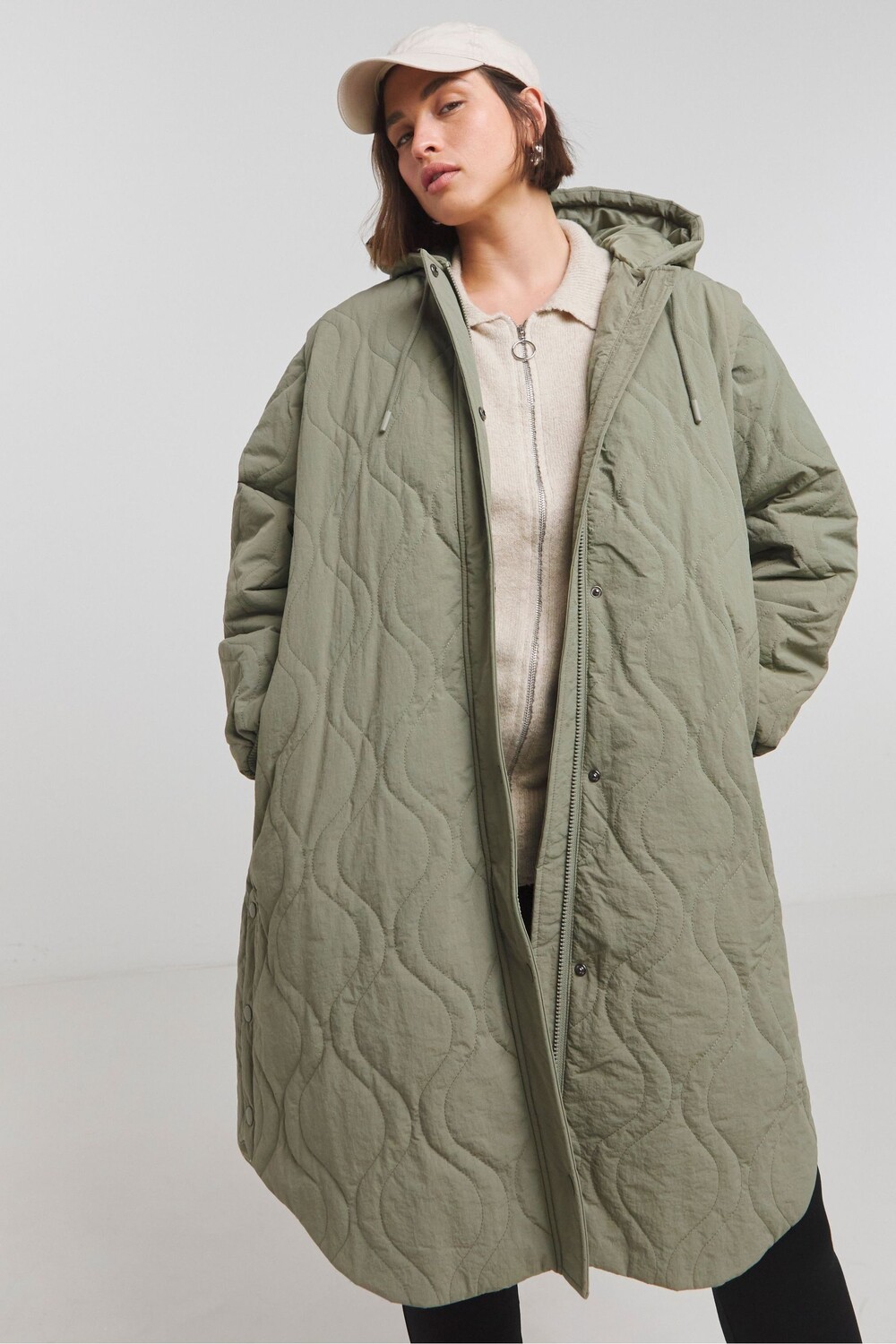 Двойная стеганая куртка из лука Simply Be, зеленый
Двойная стеганая куртка из лука Simply Be, зеленый