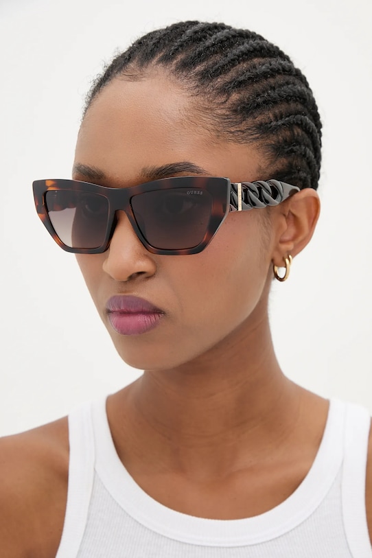 Солнцезащитные очки Guess, коричневый
Солнцезащитные очки Guess, коричневый