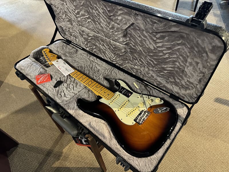Электрогитара Fender American Professional II Stratocaster 2023 - 2 Tone Sunburst
Электрогитара Fender American Professional II Stratocaster 2023 - 2 Tone Sunburst