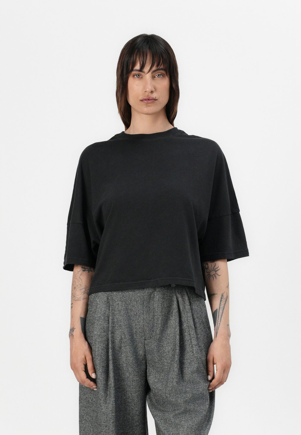 Базовая футболка KUSIA DRYKORN, антрацит
Базовая футболка KUSIA DRYKORN, антрацит