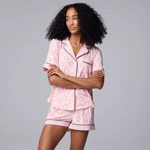 Женский комплект из двух предметов: пижамный топ с короткими рукавами и воротником-стойкой, пижамные трусы-боксеры Simply Vera Vera Wang, цвет blush circles
Женский комплект из двух предметов: пижамный топ с короткими рукавами и воротником-стойкой, пижамные трусы-боксеры Simply Vera Vera Wang, цвет blush circles