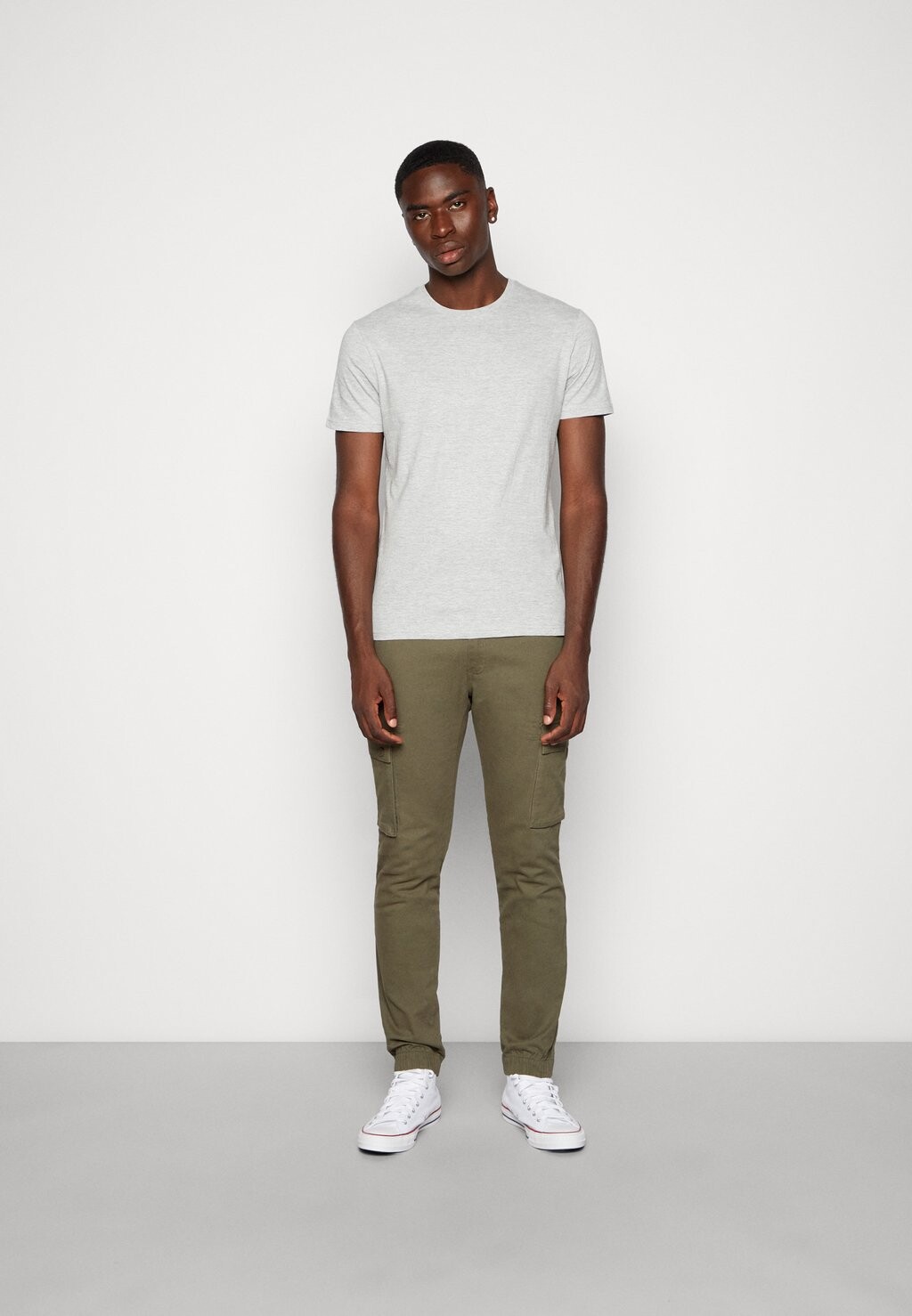 Базовая футболка Pier One, Серый, Базовая футболка Pier One
Базовая футболка Pier One, Серый, Базовая футболка Pier One