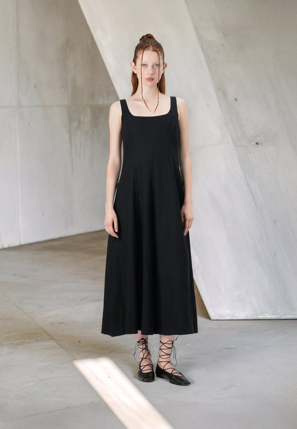 Платье макси макси с вырезом Gap, черный
Платье макси макси с вырезом Gap, черный