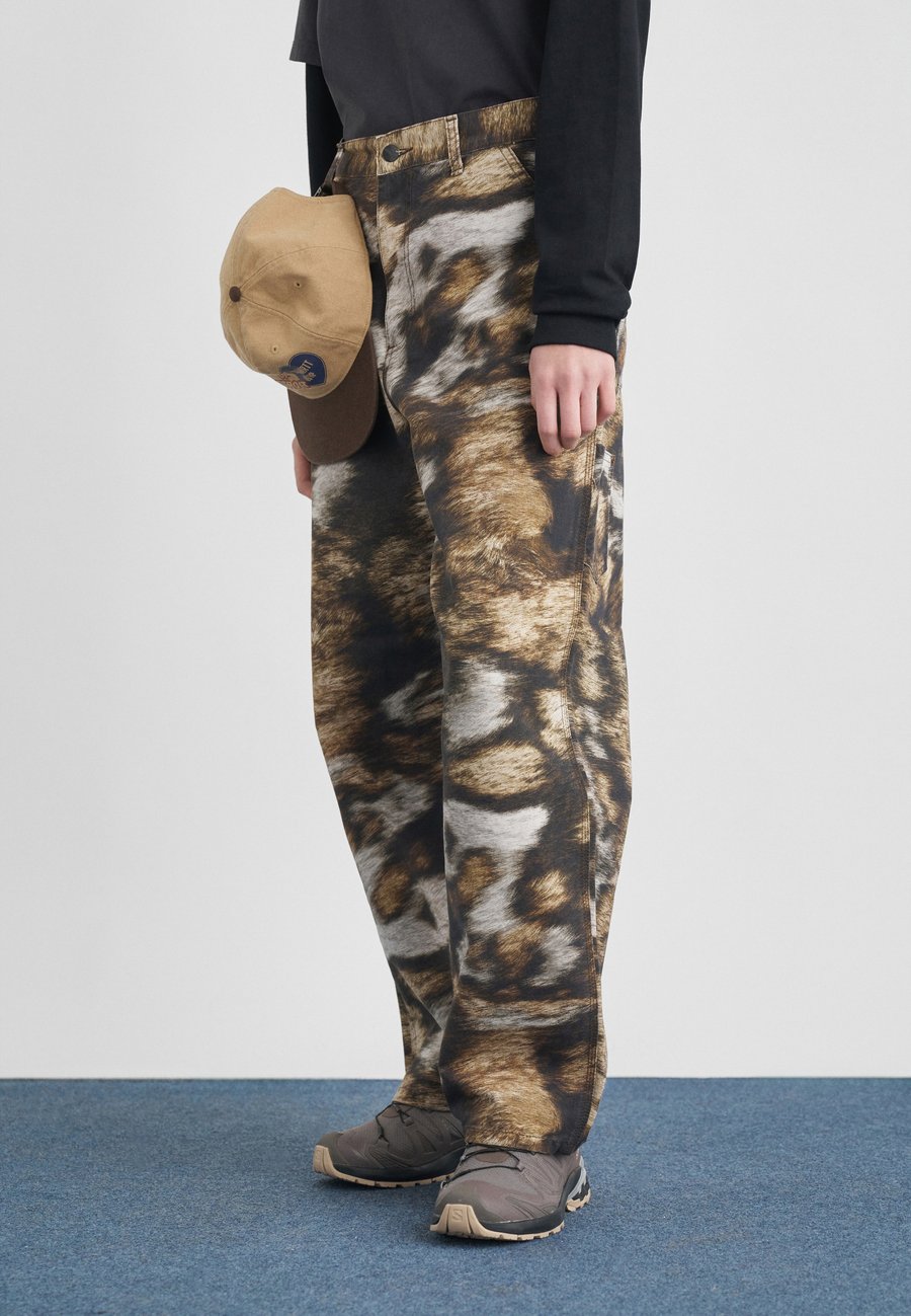 Брюки Carhartt WIP BRANDON SINGLE KNEE PANT, Multi-Coloured
Брюки Carhartt WIP BRANDON SINGLE KNEE PANT, Multi-Coloured
