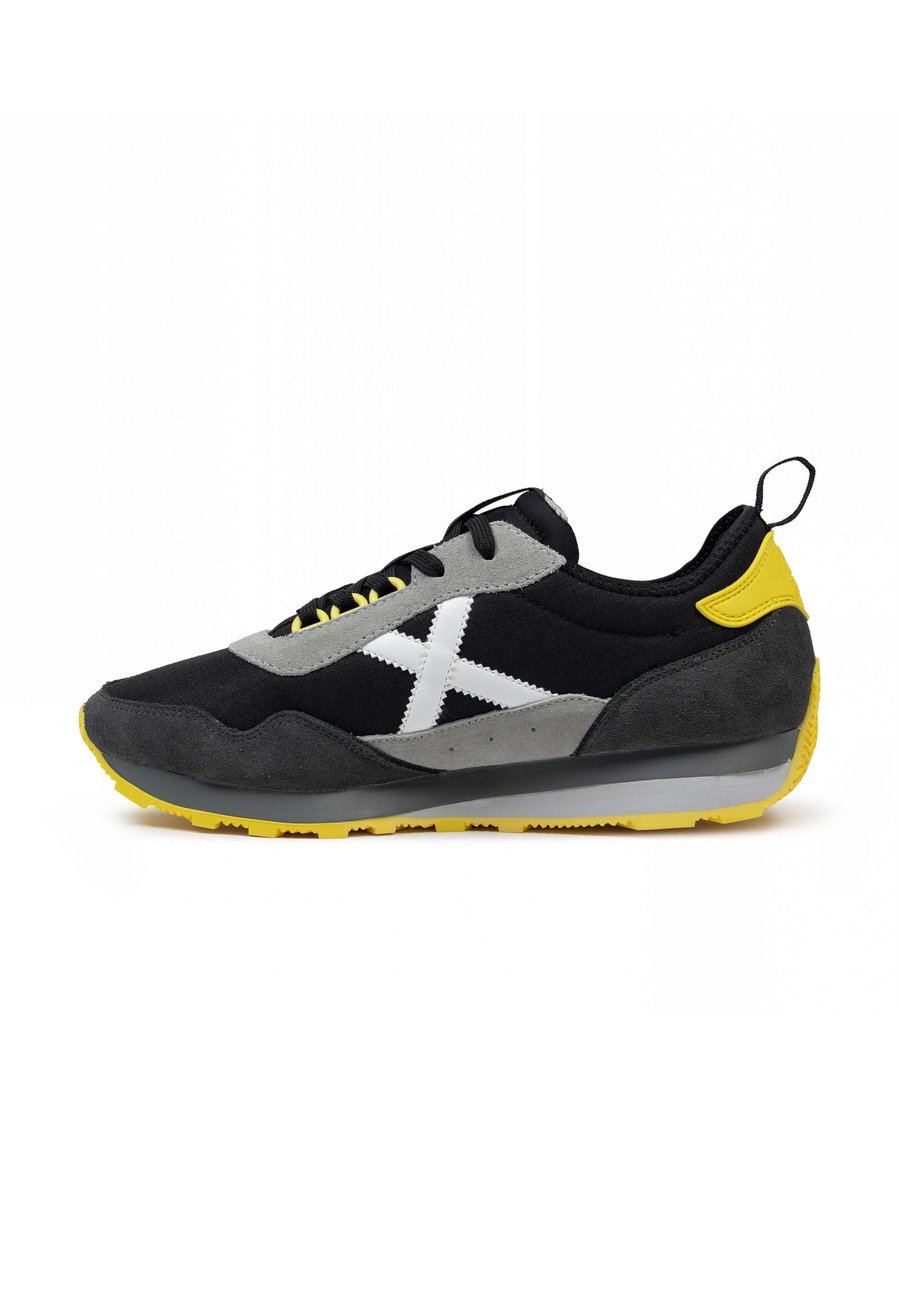 Кроссовки MUNICH Trainers, Black
Кроссовки MUNICH Trainers, Black