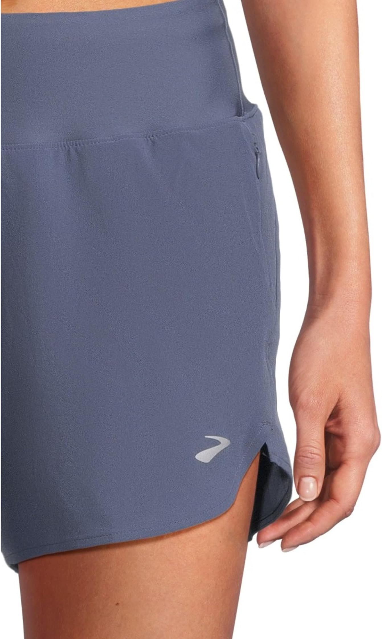 Шорты Brooks Chaser 5" Shorts 2.0, цвет Nightshadow
Шорты Brooks Chaser 5" Shorts 2.0, цвет Nightshadow