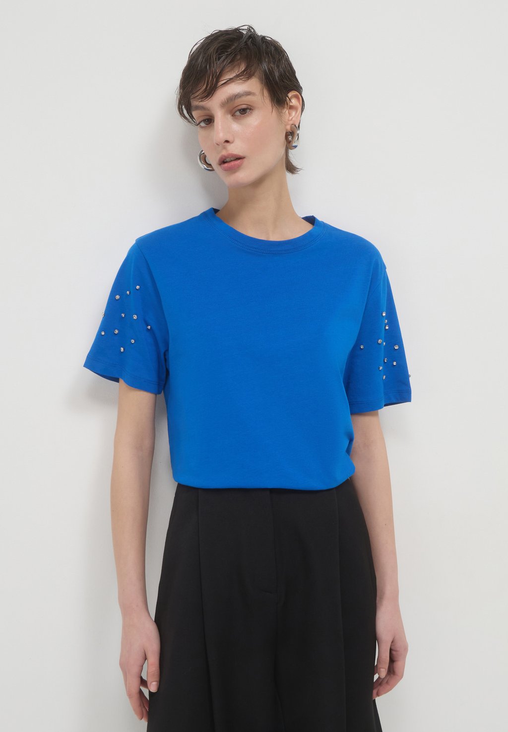 Футболка с принтом MANICHE STRASS Calliope, флуоресцентный синий
Футболка с принтом MANICHE STRASS Calliope, флуоресцентный синий