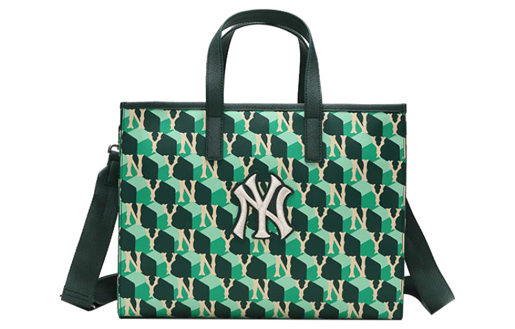 Сумка из коллекции Monogram с символикой MLB
Сумка из коллекции Monogram с символикой MLB