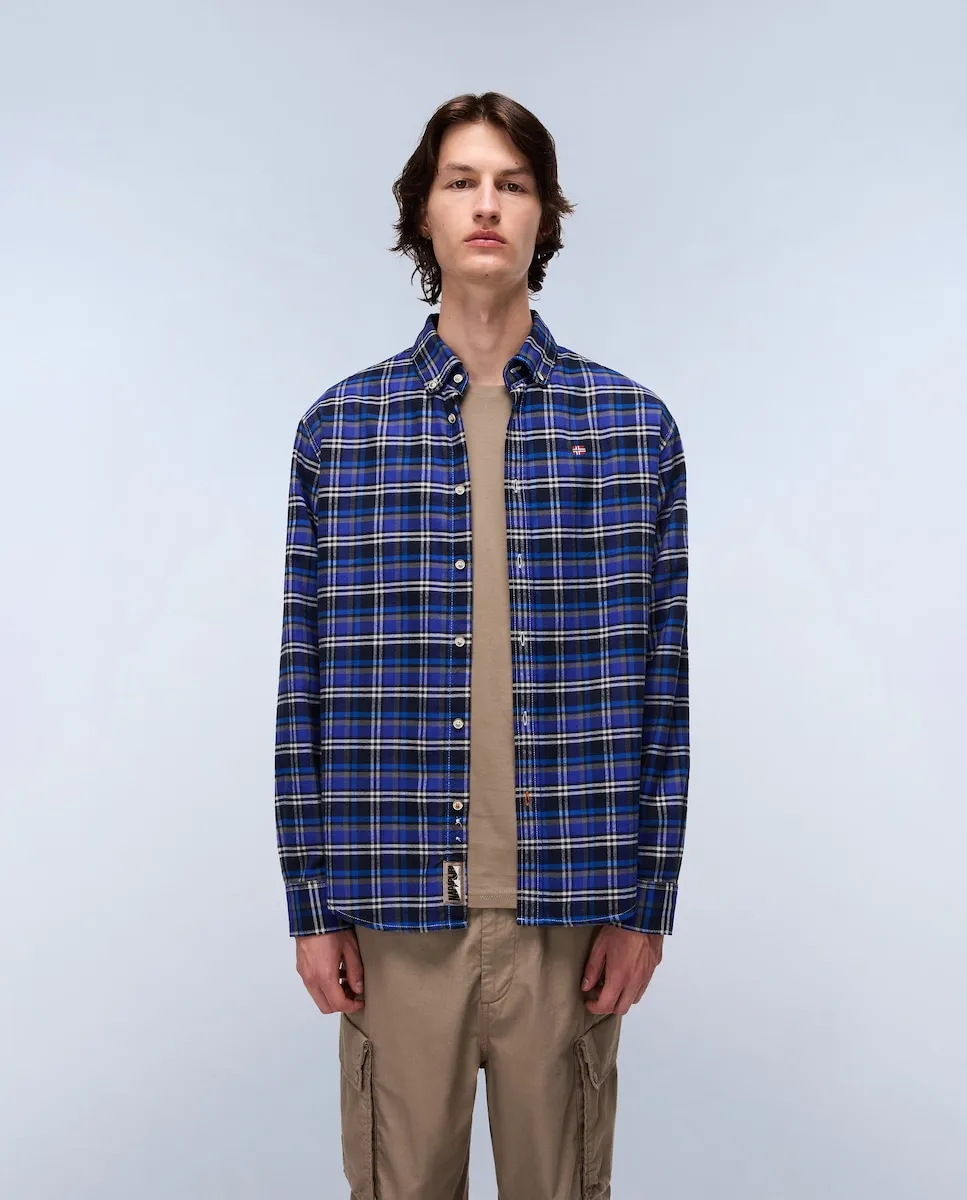 Мужская рубашка свободного кроя в двухцветную клетку Napapijri
Мужская рубашка свободного кроя в двухцветную клетку Napapijri