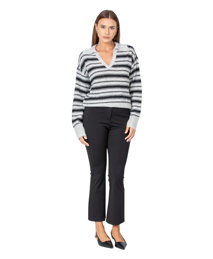 Полосатый расклешенный свитер с глубоким вырезом. Kocca, мультиколор
Полосатый расклешенный свитер с глубоким вырезом. Kocca, мультиколор