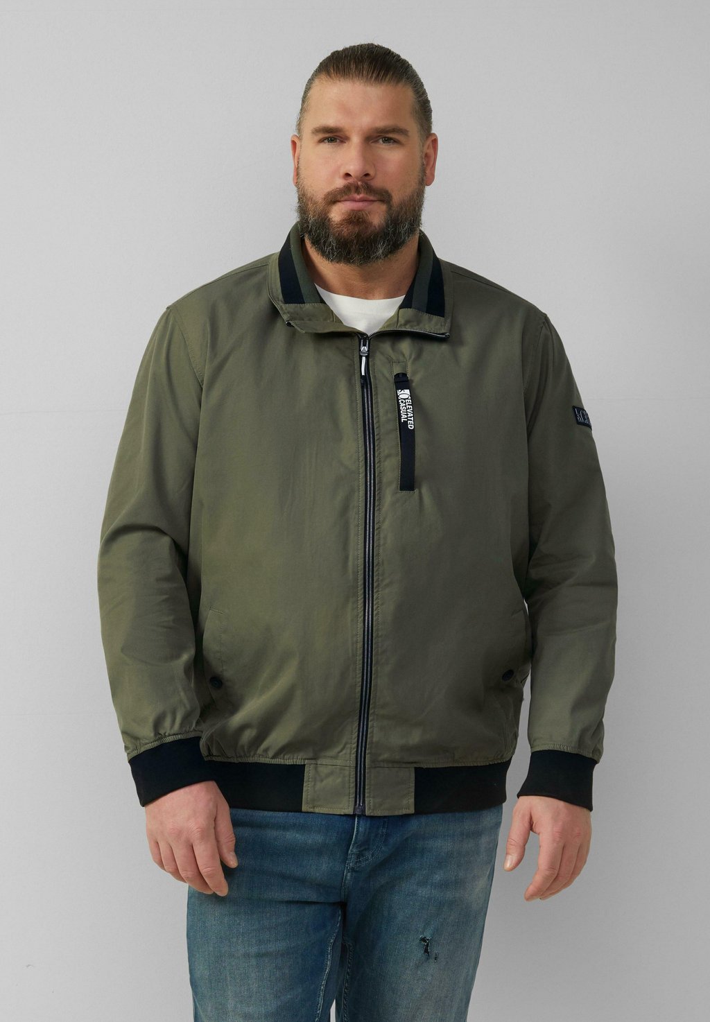 Куртка-бомбер GEFÜTTERTE MIT KRAGEN UND KONTRAST DETAILS s.Oliver, хаки
Куртка-бомбер GEFÜTTERTE MIT KRAGEN UND KONTRAST DETAILS s.Oliver, хаки