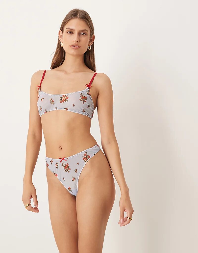 Трусики-стринги Vada с сетчатым цветочным принтом ASOS DESIGN синего цвета
Трусики-стринги Vada с сетчатым цветочным принтом ASOS DESIGN синего цвета