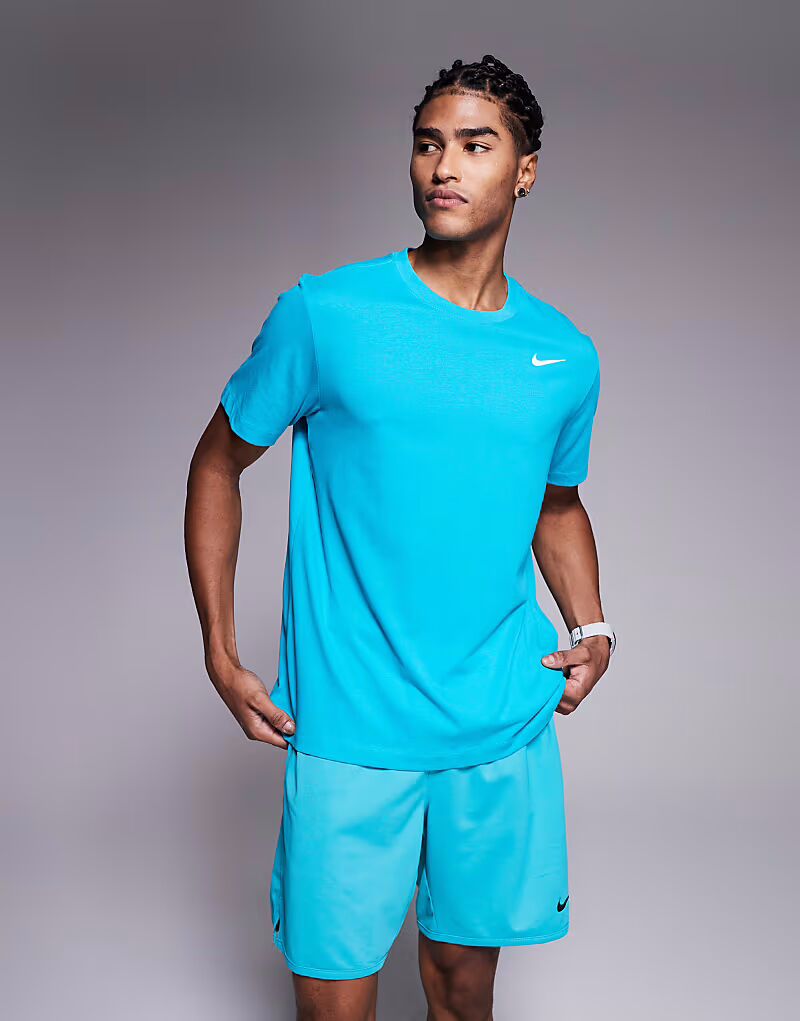 Футболка Nike Training Dri-FIT светло-синего цвета
Футболка Nike Training Dri-FIT светло-синего цвета