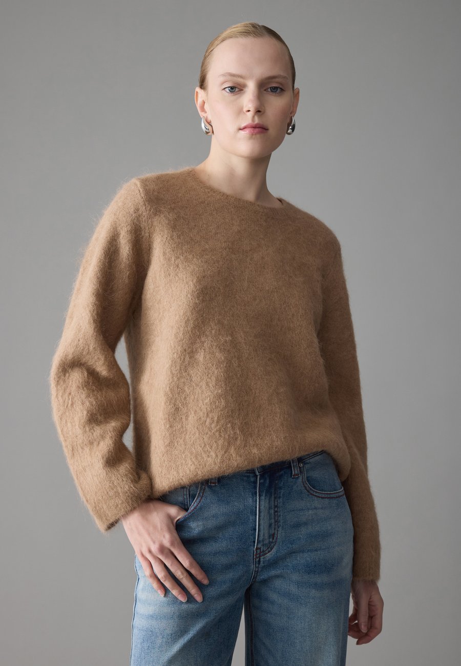 Джемпер Zign Studio KNIT JUMPER ALPACA WOOL MIX, Taupe
Джемпер Zign Studio KNIT JUMPER ALPACA WOOL MIX, Taupe