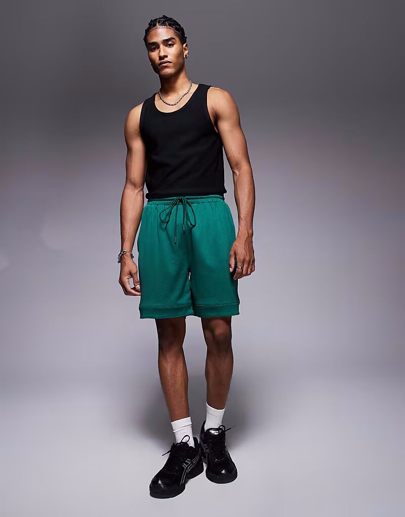 Сетчатые шорты Couture Club в цвете «лесной зеленый» The Couture Club
Сетчатые шорты Couture Club в цвете «лесной зеленый» The Couture Club