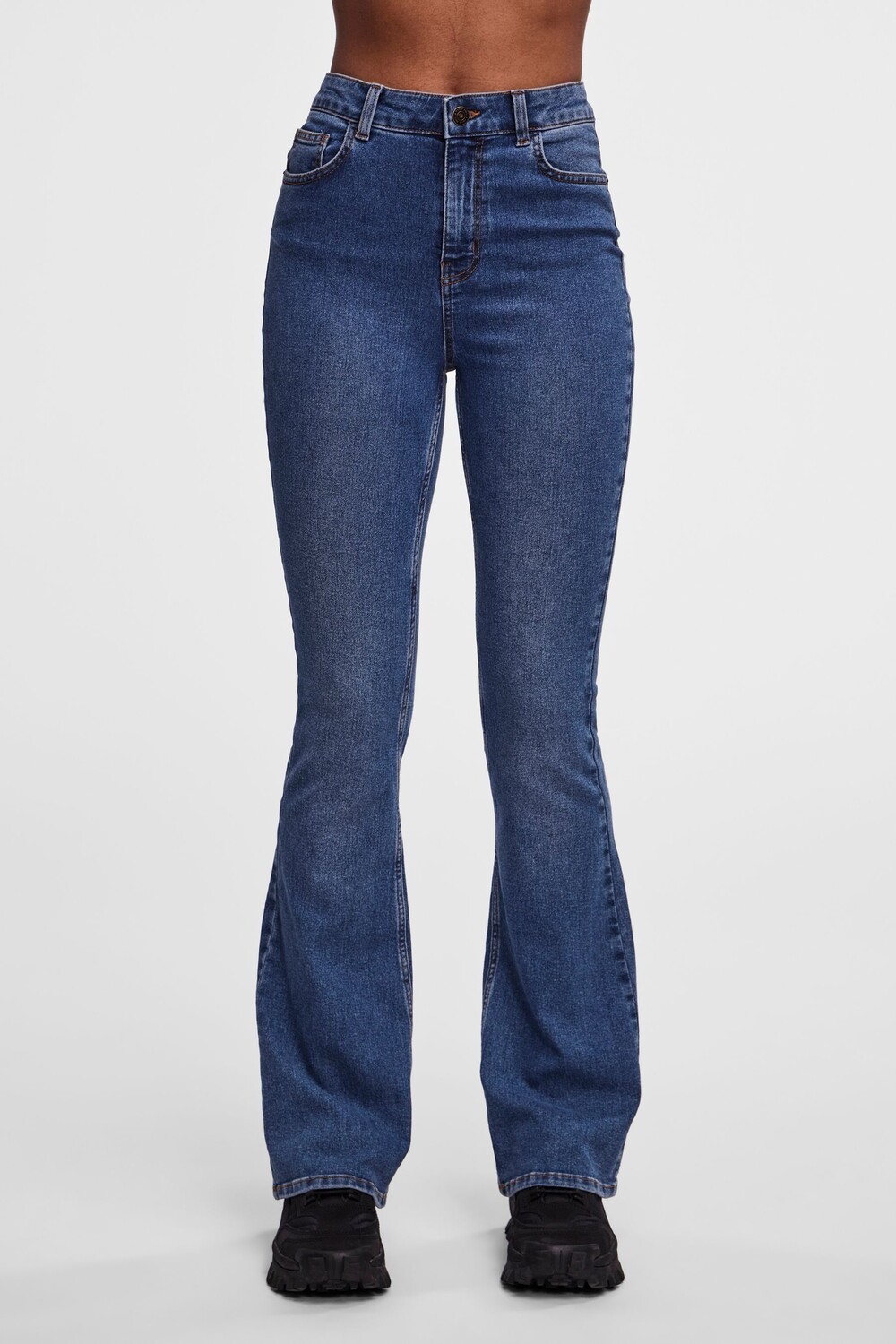 Джинсы с расклешенными штанинами и завышенной талией Pieces, синий
Джинсы с расклешенными штанинами и завышенной талией Pieces, синий