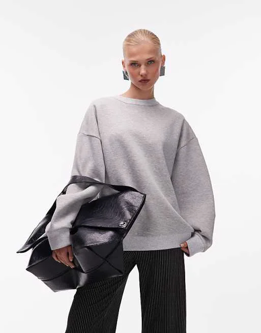 Серый тяжелый свитшот с объемными рукавами ASOS DESIGN
Серый тяжелый свитшот с объемными рукавами ASOS DESIGN