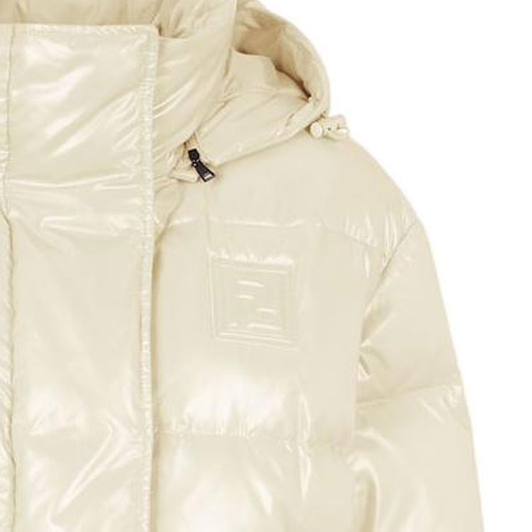 FW22 Пуховик Женский Жемчужно-белый FENDI
FW22 Пуховик Женский Жемчужно-белый FENDI