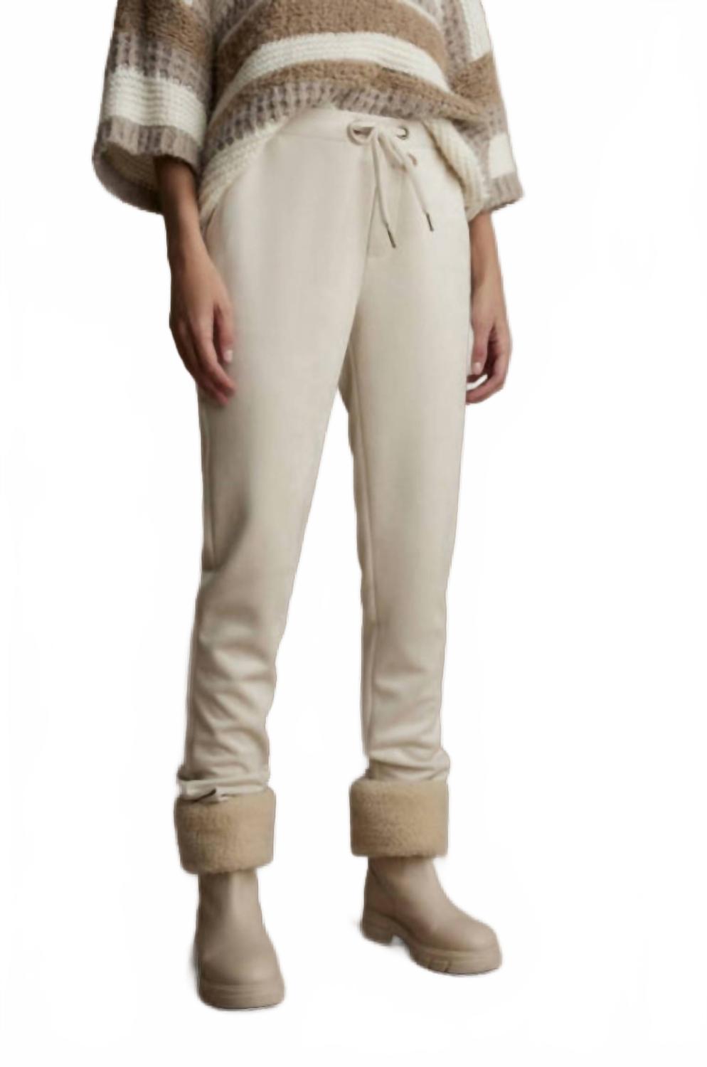 Брюки Suedine Bonded цвета I22 Ivory Summum
Брюки Suedine Bonded цвета I22 Ivory Summum