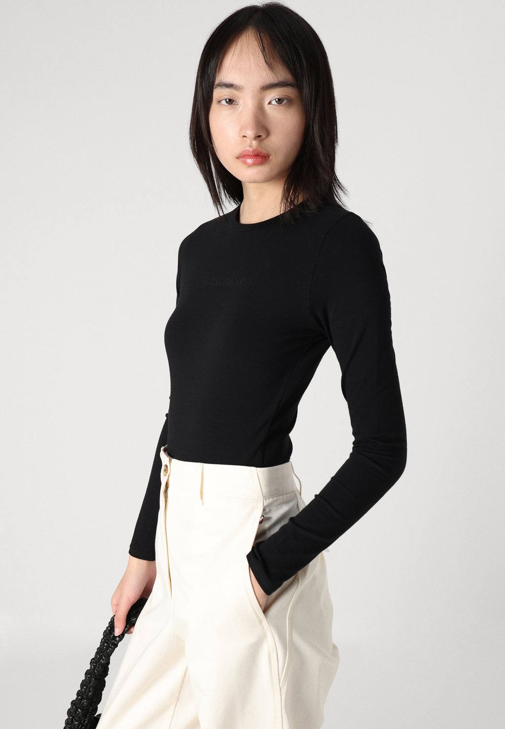 Топ с длинными рукавами Guess Jeans, черный
Топ с длинными рукавами Guess Jeans, черный