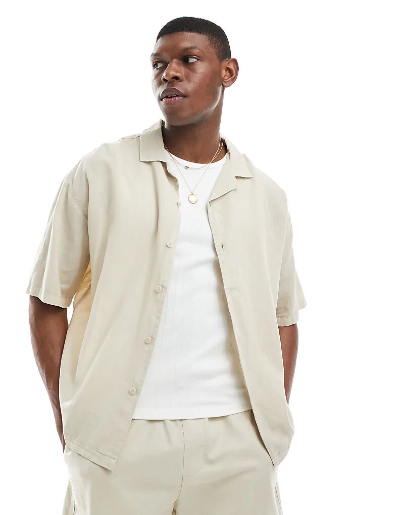 Рубашка с короткими рукавами из льняной смеси Pull&Bear бежевого цвета 
Рубашка с короткими рукавами из льняной смеси Pull&Bear бежевого цвета