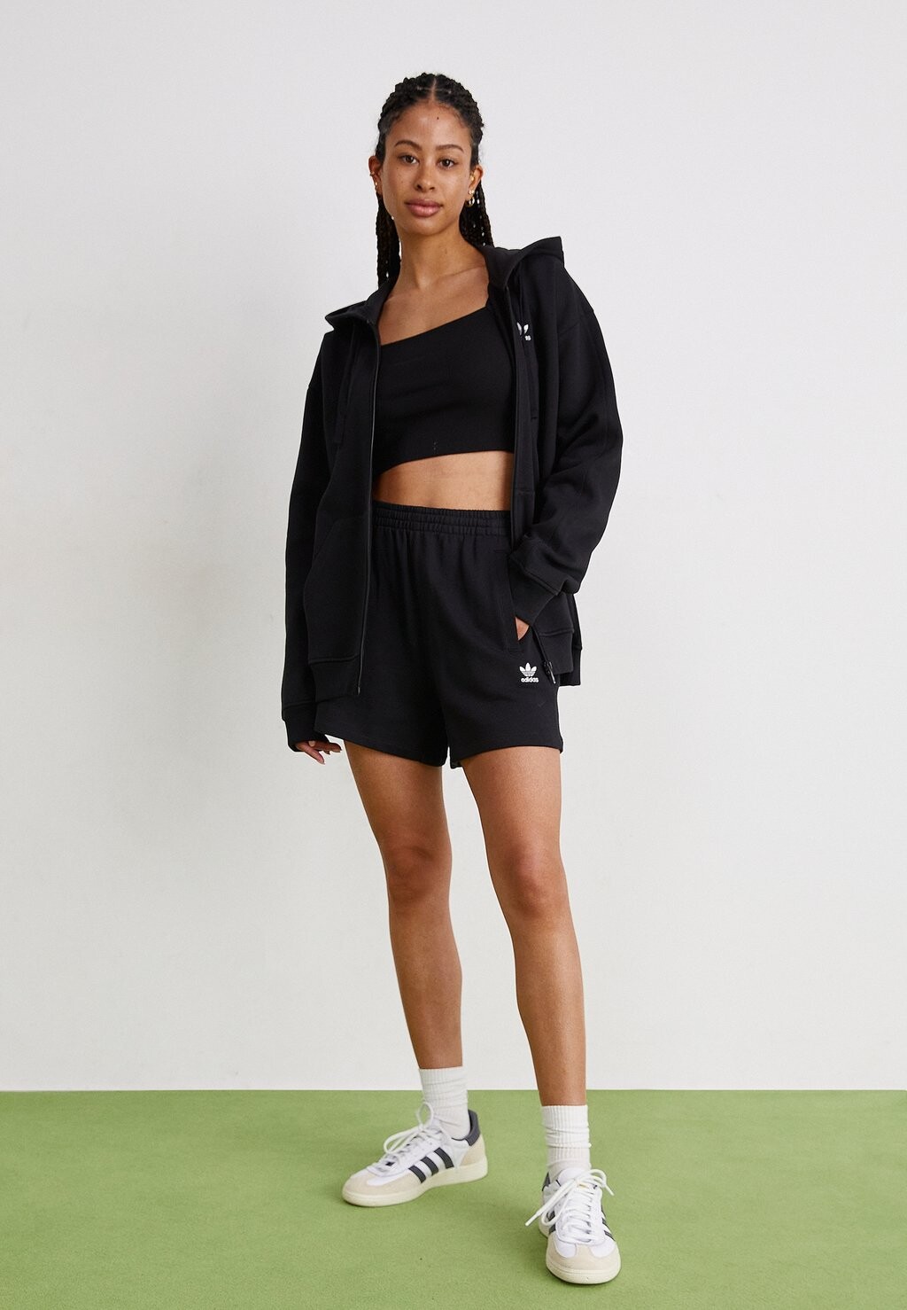 Шорты ESSENTIALS adidas, черный
Шорты ESSENTIALS adidas, черный