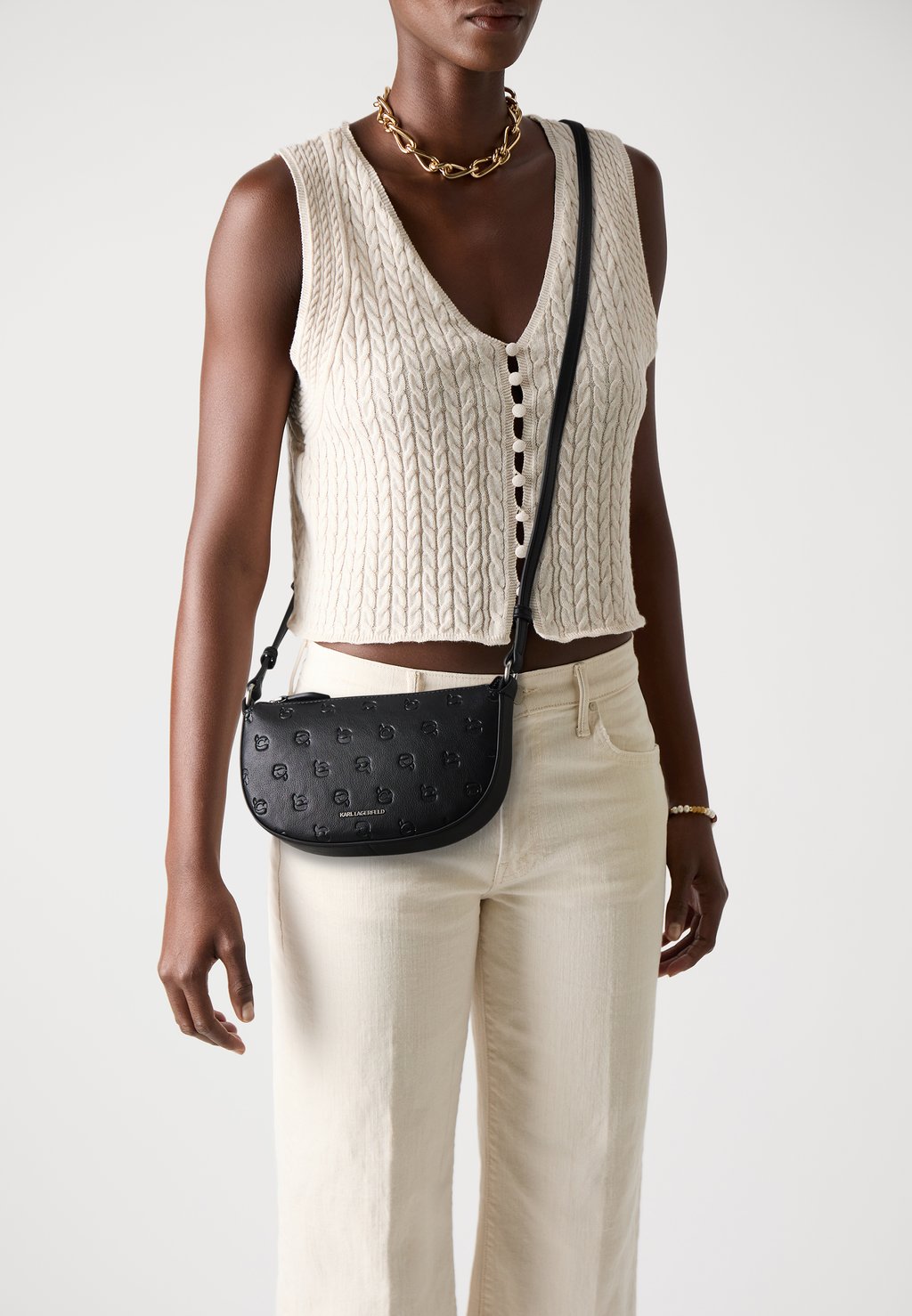 Сумка через плечо IKON MONOGRAM POUCH - Across body bag KARL LAGERFELD, черный 
Сумка через плечо IKON MONOGRAM POUCH - Across body bag KARL LAGERFELD, черный