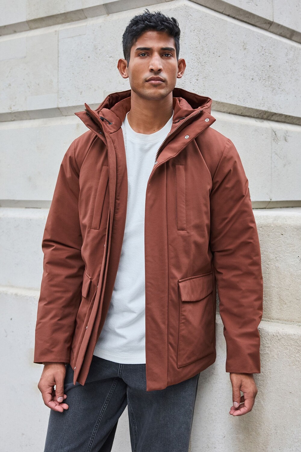 Куртка с капюшоном и 4 карманами на подкладке из материала Borg, устойчивая к воздействию дождя Next, коричневый
Куртка с капюшоном и 4 карманами на подкладке из материала Borg, устойчивая к воздействию дождя Next, коричневый