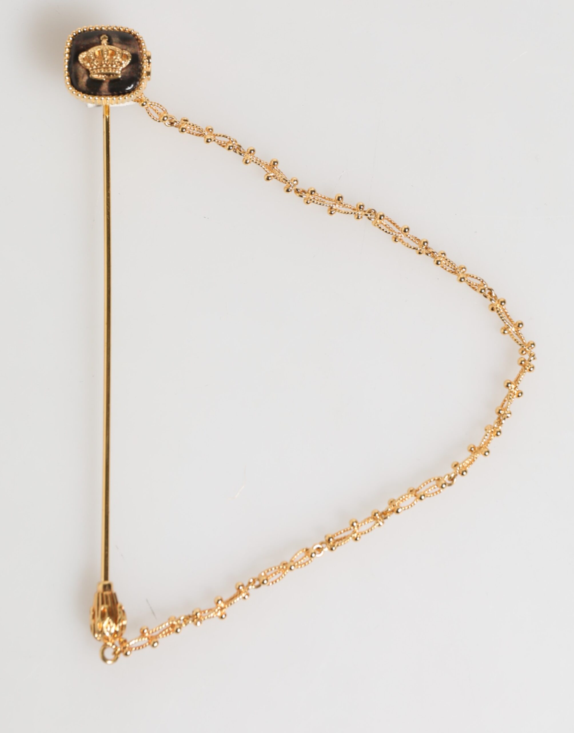 Мужские аксессуары DG Crown Gold Chain, брошь, булавка на лацкан Dolce & Gabbana, золото
Мужские аксессуары DG Crown Gold Chain, брошь, булавка на лацкан Dolce & Gabbana, золото