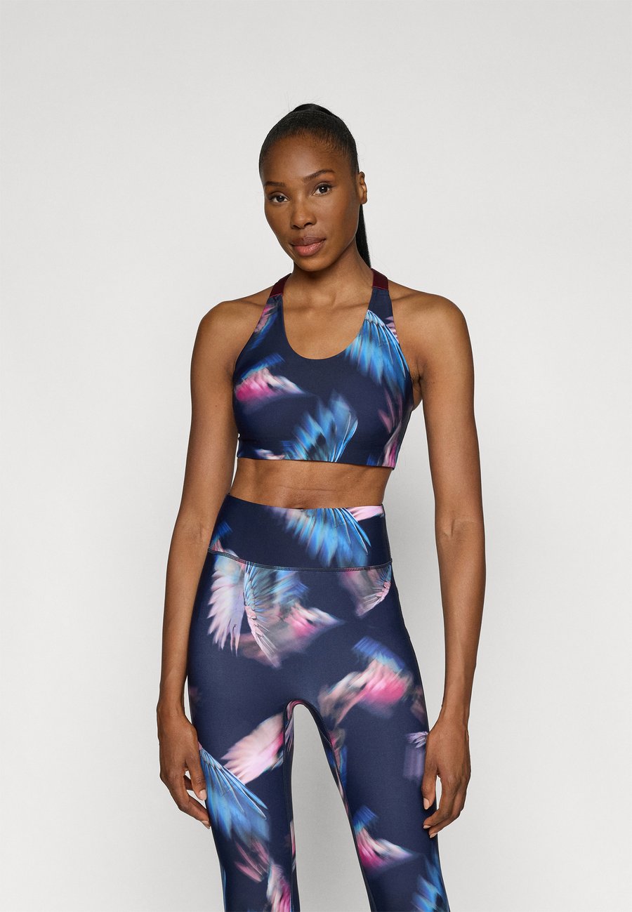 Бюстгальтер Ted Baker Sports JODIE, Black/Multi-Coloured/Black
Бюстгальтер Ted Baker Sports JODIE, Black/Multi-Coloured/Black