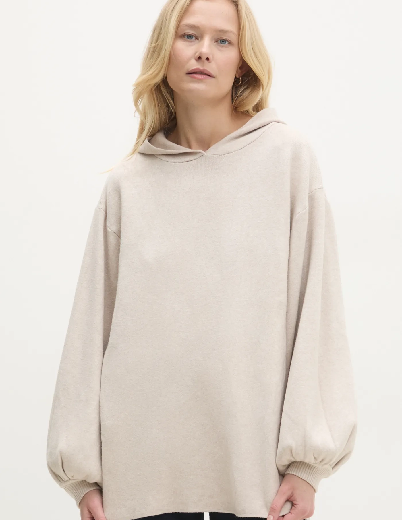 Свитер Answear Lab, бежевый
Свитер Answear Lab, бежевый