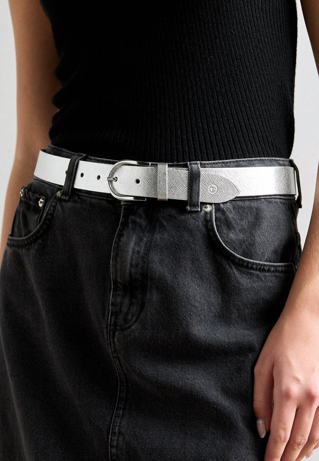 Пояс Tamaris, серебристый
Пояс Tamaris, серебристый