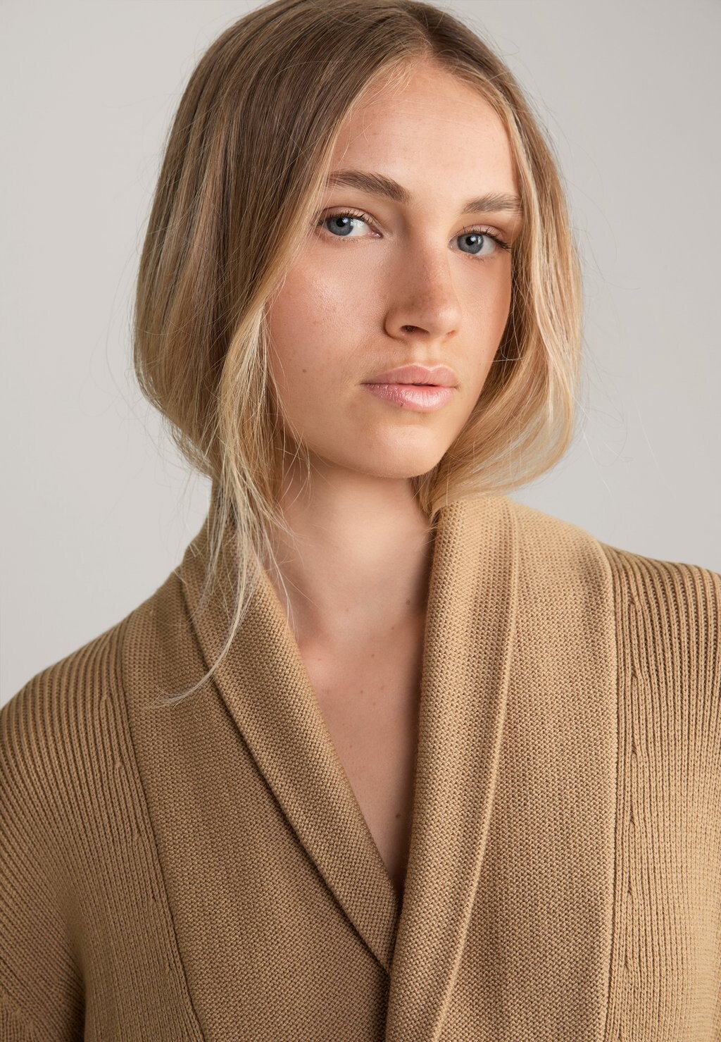 Кардиган JOOP!, светло-коричневый
Кардиган JOOP!, светло-коричневый