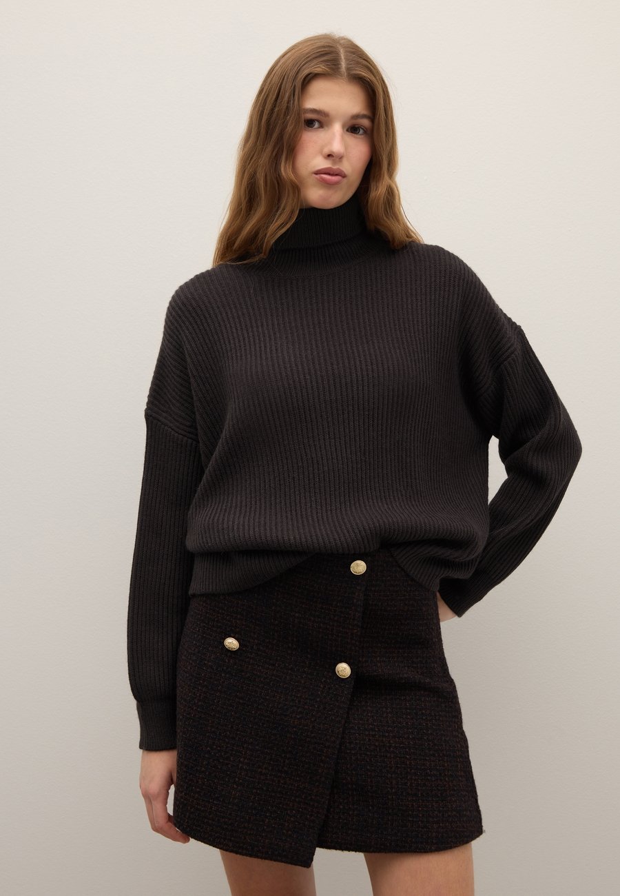 Джемпер PIOMBO Jumper, Black
Джемпер PIOMBO Jumper, Black