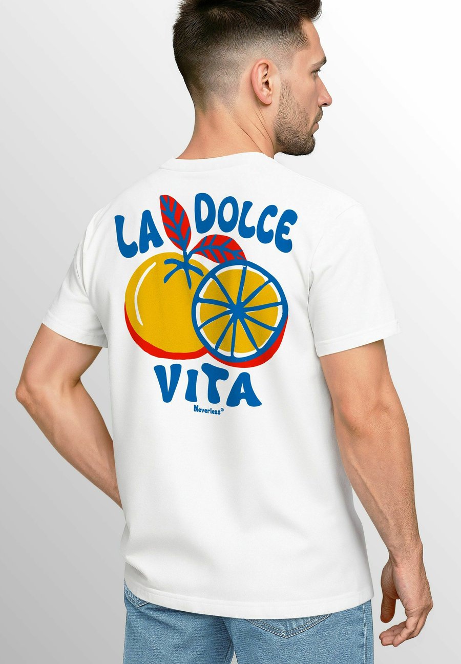 Футболка Neverless LA DOLCE VITA SOMMER GRAFIK MIT ZITRUSFRUCHT RETRO , Weiß/White, Белый, Футболка Neverless LA DOLCE VITA SOMMER GRAFIK MIT ZITRUSFRUCHT RETRO , Weiß/White
Футболка Neverless LA DOLCE VITA SOMMER GRAFIK MIT ZITRUSFRUCHT RETRO , Weiß/White, Белый, Футболка Neverless LA DOLCE VITA SOMMER GRAFIK MIT ZITRUSFRUCHT RETRO , Weiß/White