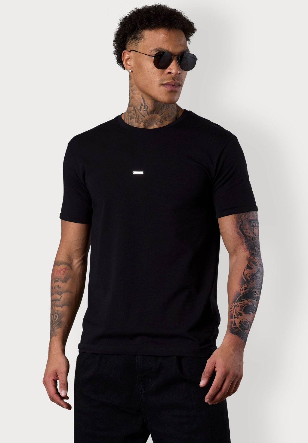 Базовая футболка LABEL ESTEEM, черный
Базовая футболка LABEL ESTEEM, черный