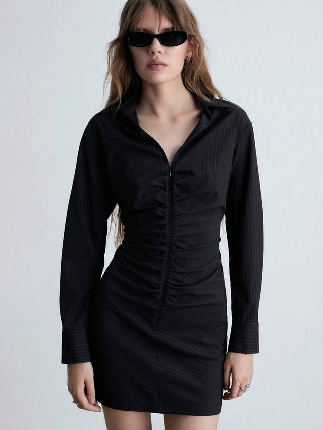 Мини-платье-рубашка с глубокими рюшами Mango, темно-синий
Мини-платье-рубашка с глубокими рюшами Mango, темно-синий